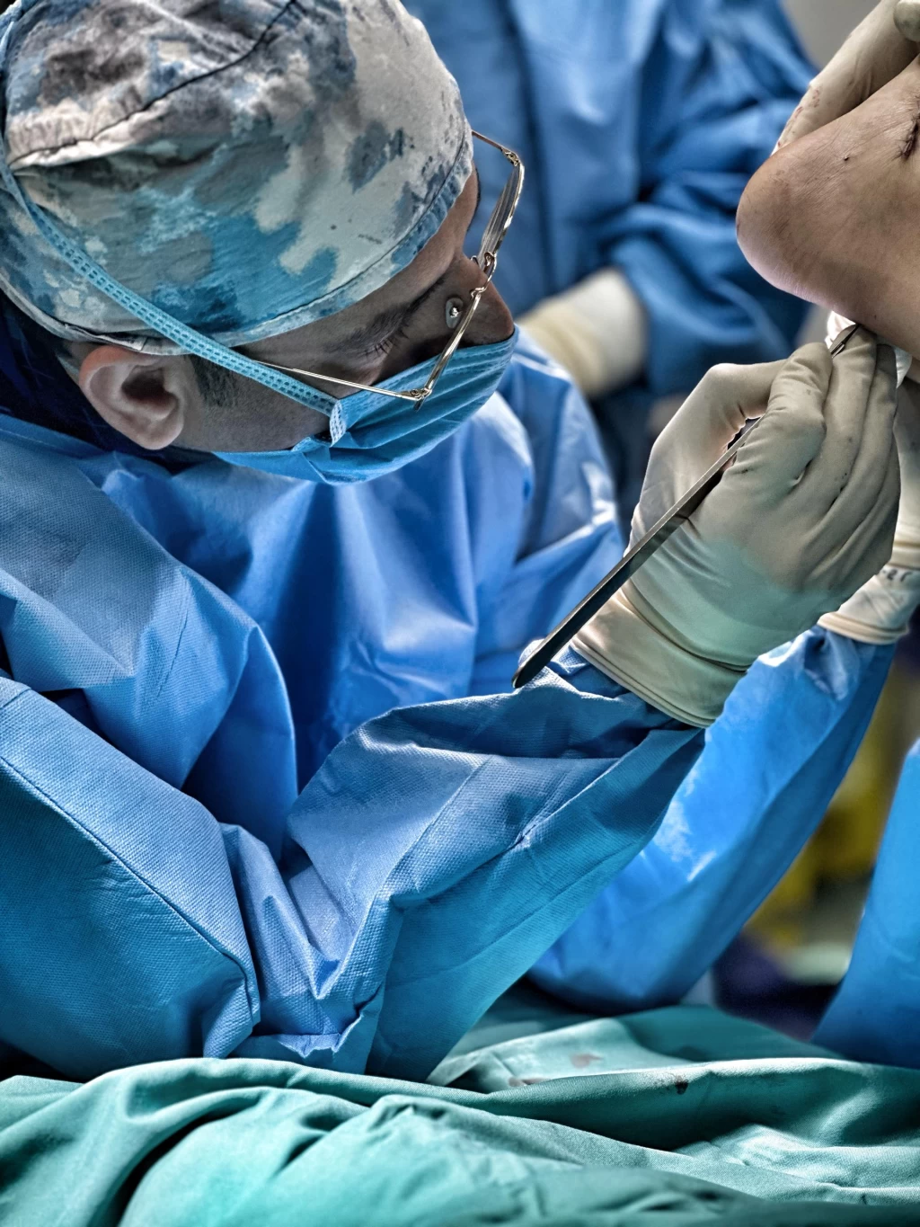 آرتروز زانو؛ از علائم اولیه تا درمان‌های جدید و مؤثر