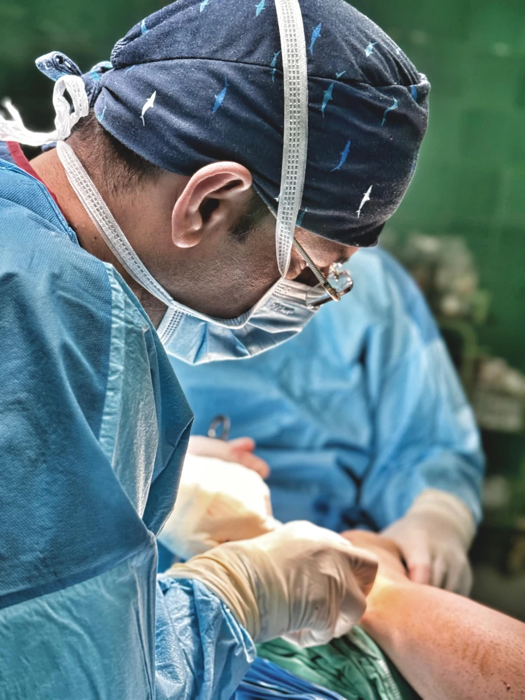 انحراف شست پا (هالوکس والگوس): علل، علائم و درمان