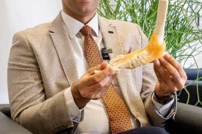 پارگی رباط صلیبی خلفی (PCL) | بررسی علائم، تشخیص و درمان آسیب زانو