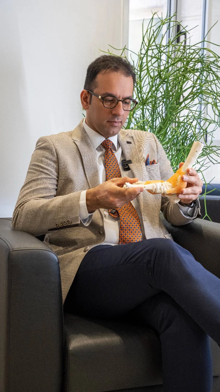 عوارض احتمالی پس از تعویض مفصل زانو و مدیریت آن‌ها | پیشگیری و درمان مشکلات بعد از آرتروپلاستی