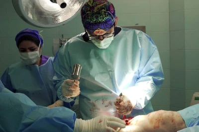 استفاده از ربات در جراحی تعویض مفصل زانو | تحول دقت و نتایج در آرتروپلاستی