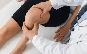 مدیریت درد مزمن زانو در بیماران غیرقابل جراحی | کنترل درد و بهبود کیفیت زندگی