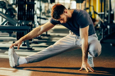 اهمیت warm-up و stretching در پیشگیری از آسیب | نقش آماده‌سازی بدن در ورزش