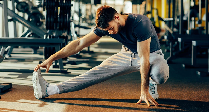 اهمیت warm-up و stretching در پیشگیری از آسیب | نقش آماده‌سازی بدن در ورزش